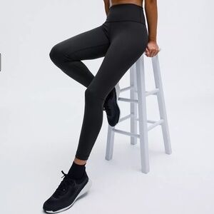 Lululemon Wunder Train High-Rise Tight 25” – Black – Size 8 – Good Condition